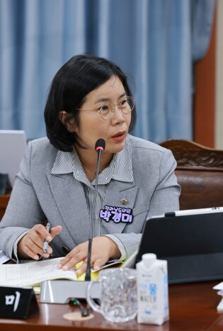 박경미 전남도의원, 광양만권 2차전지 산업클러스터 구상, 실질적 산업 연계전략 필요