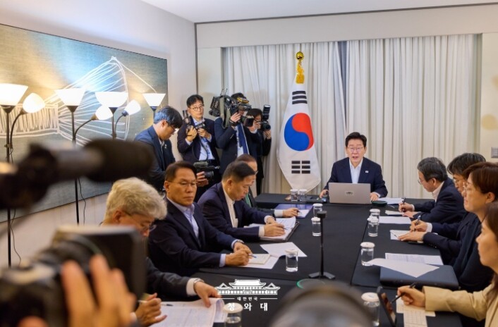이 대통령 "유가 불안 확실...